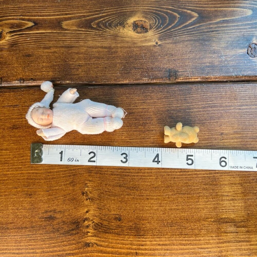 Vintage Miniature Crib Dollhouse White Wooden with Baby & Teddy Bear - Picture 11 of 11